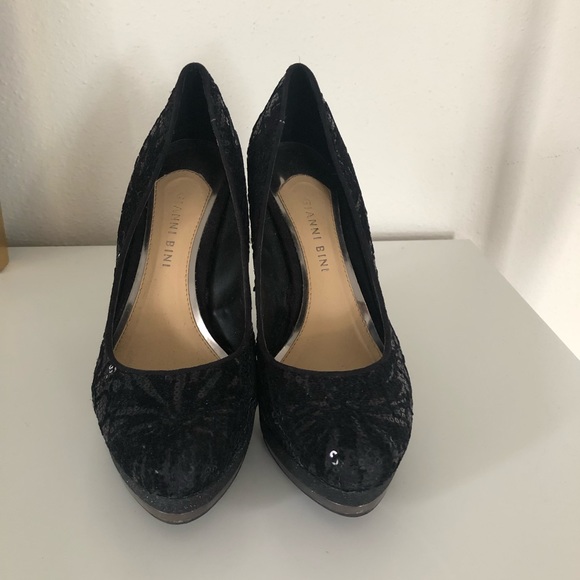 Pumps - Picture 2 of 6